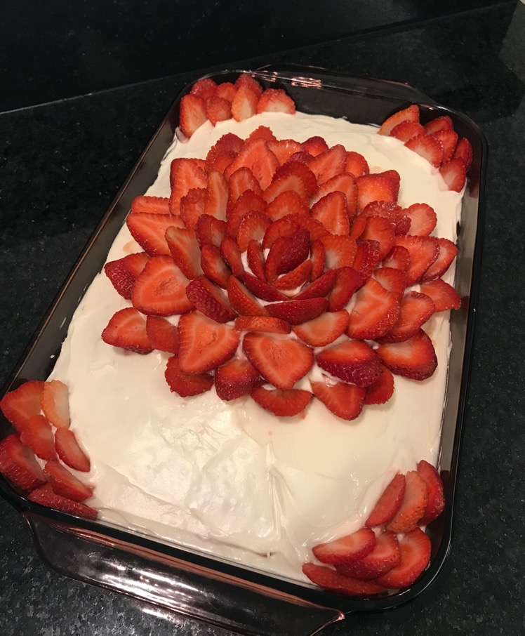 Buy Valentine Strawberry Wonder Eggless Cake Online | Chef Bakers